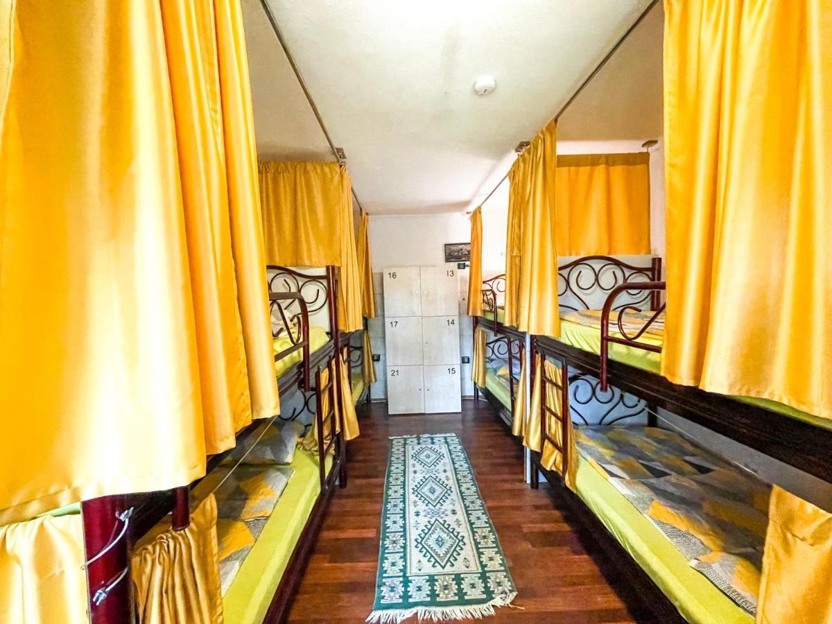 Hi Skopje Hostel Екстер'єр фото